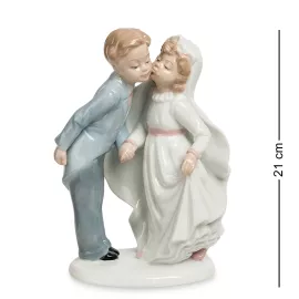 Статуэтка пара Торжественный поцелуй Pavone JP-15/44