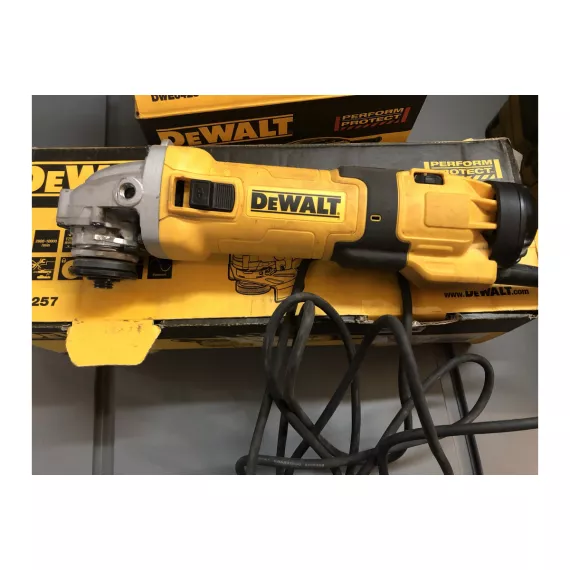 Угловая шлифмашина DEWALT DWE4257, изображение 8