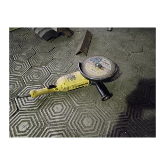Угловая шлифмашина DEWALT DWE492, изображение 6